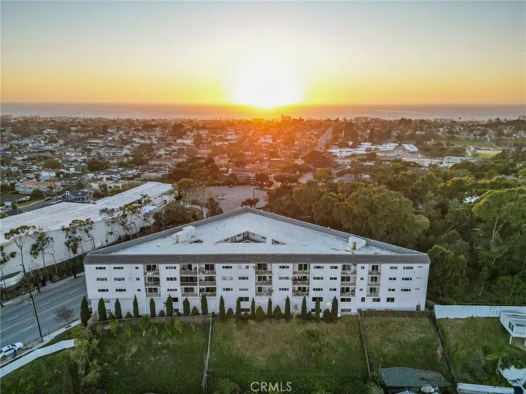 Photo of 1108 Camino Real Real #406, Redondo Beach, CA 90277 (MLS # SR26057352)