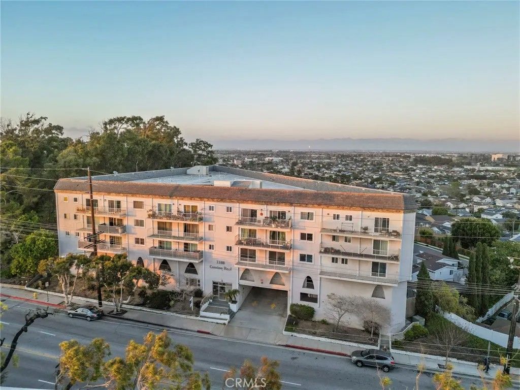 Photo of 1108 Camino Real Real #406, Redondo Beach, CA 90277 (MLS # SR26057352)