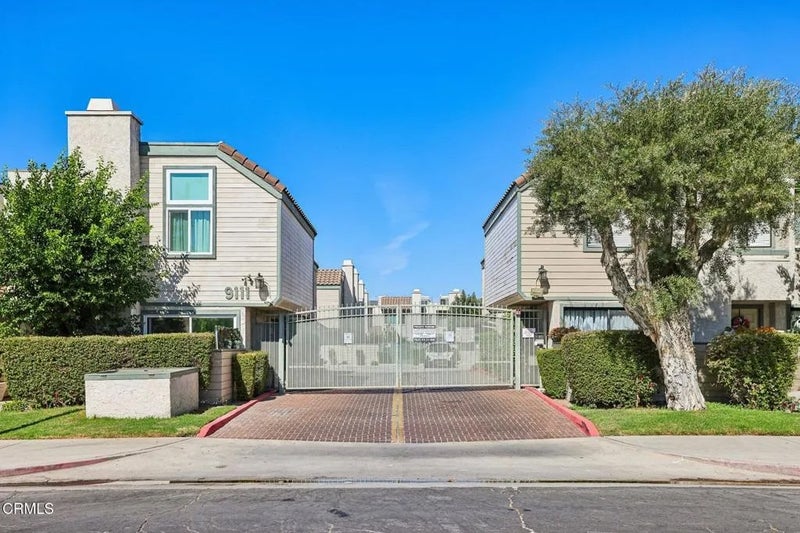 9111 Lemona Avenue 10