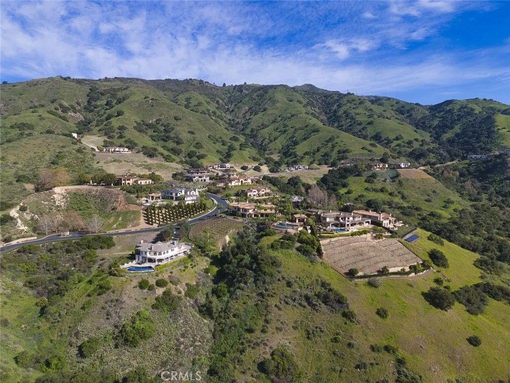 Photo of 685 Gordon Highlands, Glendora, CA 91741 (MLS # CV26033261)