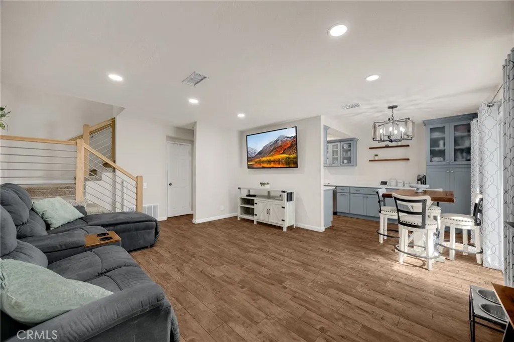 6537 Shady Gate 18