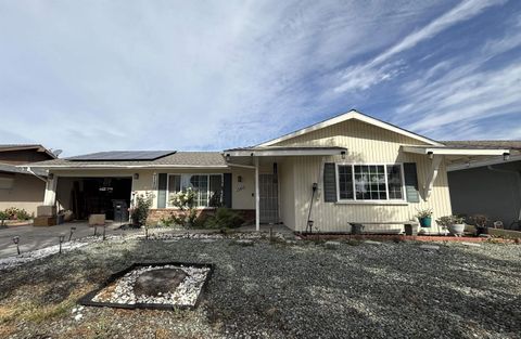 Photo of 1540 W Whittier Avenue, Hemet, CA 92543 (MLS # 260004706)