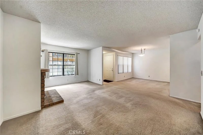 1543 W Avenue L 1