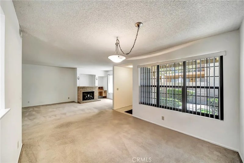 1543 W Avenue L 1
