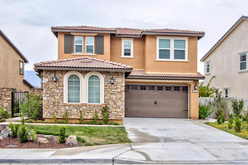 Photo of 368 Ventasso WAY, Fallbrook, CA 92028 (MLS # 260017980)