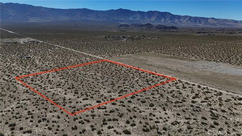 Photo of 789 Meridian, Lucerne Valley, CA 92356 (MLS # HD25275131)