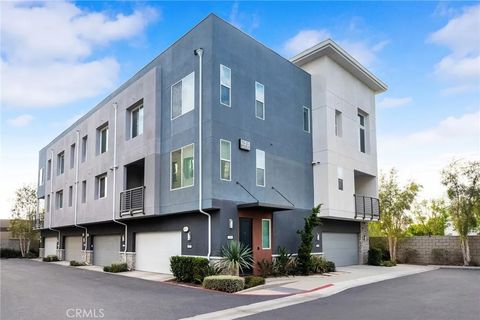 249 Steely Irvine CA 92614