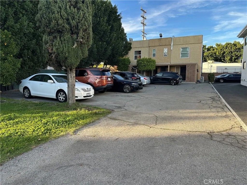 Photo of 661 IVY Street, Glendale, CA 91204 (MLS # GD26012411)