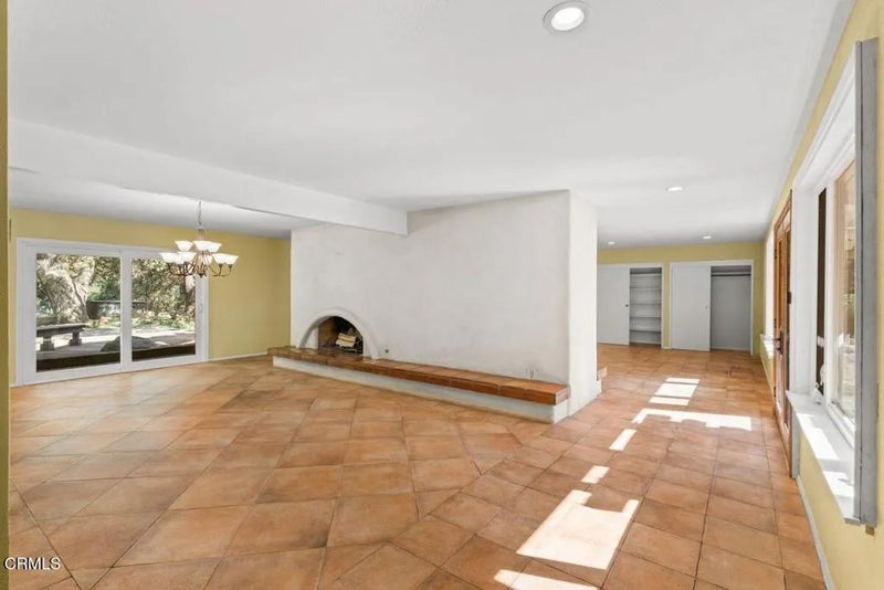 1230 Foothill Road