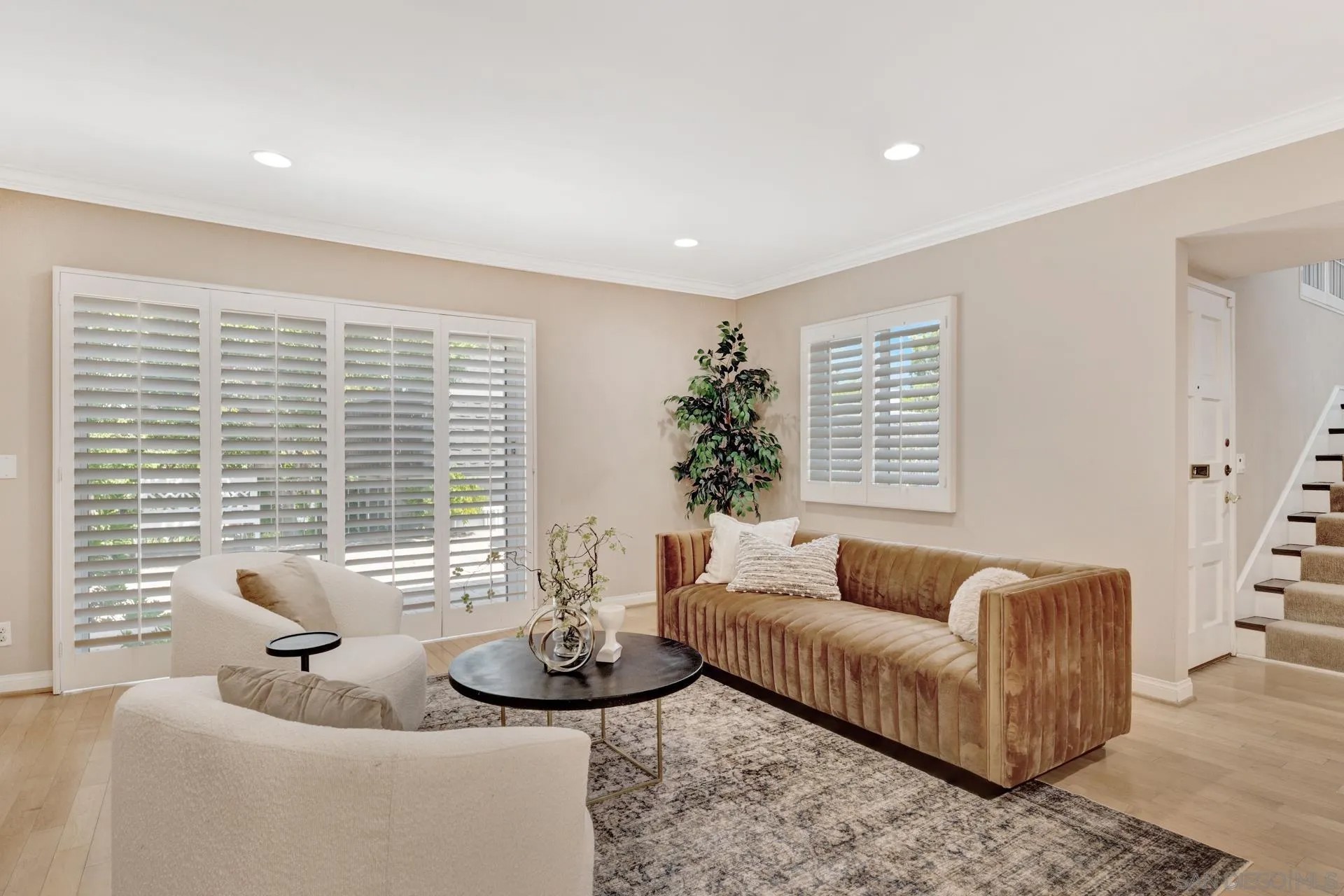 1045 S Orange Grove Blvd 7