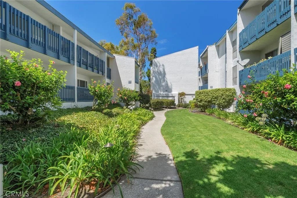 Photo of 611 S Prospect Avenue #103, Redondo Beach, CA 90277 (MLS # SW26162976)