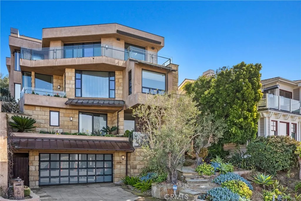 2378 Crestview Drive