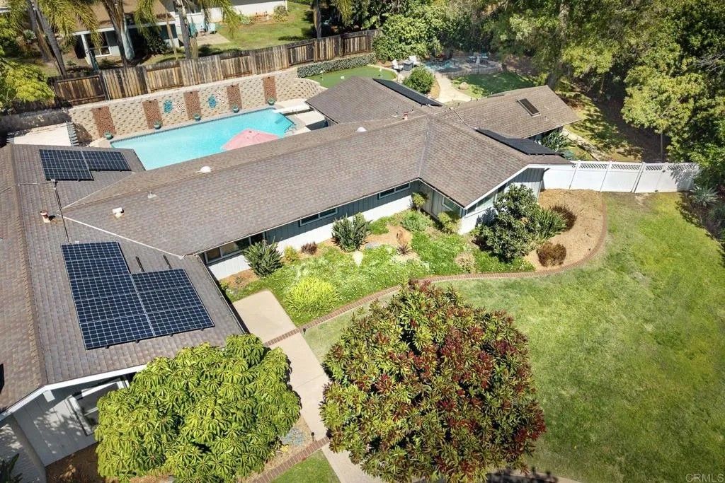 Photo of 1508 Encino Drive, Escondido, CA 92025 (MLS # NDP2604902)