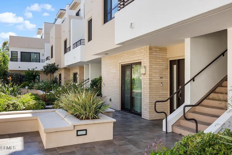 2428 E Del Mar Boulevard 207