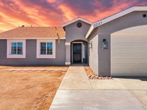 Photo of 3237 Shady Vista, Rosamond, CA 93560 (MLS # SR25244877)