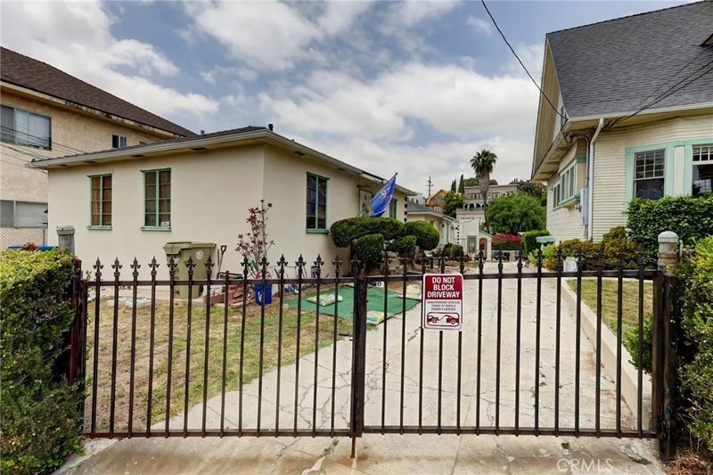 717 E Kensington