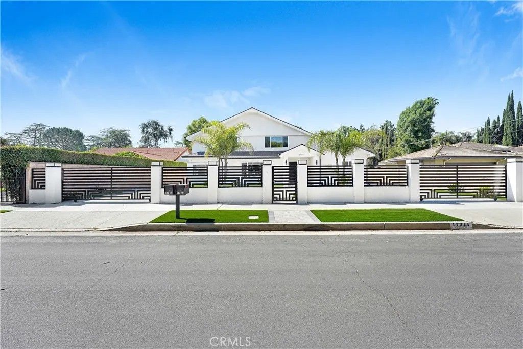 Photo of 17344 Napa Street, Sherwood Forest, CA 91325 (MLS # SR26095682)