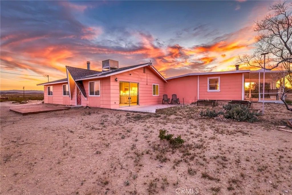 Photo of 66270 Brants Cross, Joshua Tree, CA 92252 (MLS # JT26057610)