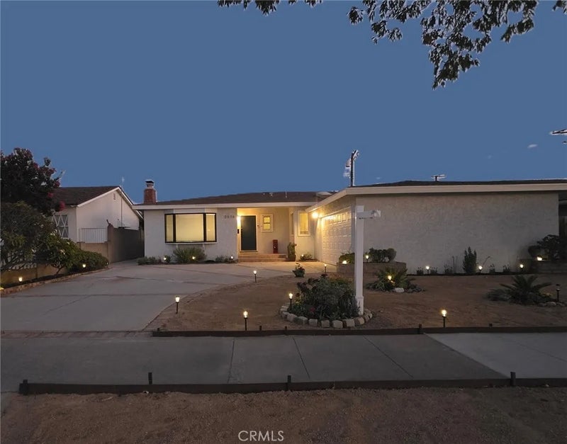 2516 E Quincy