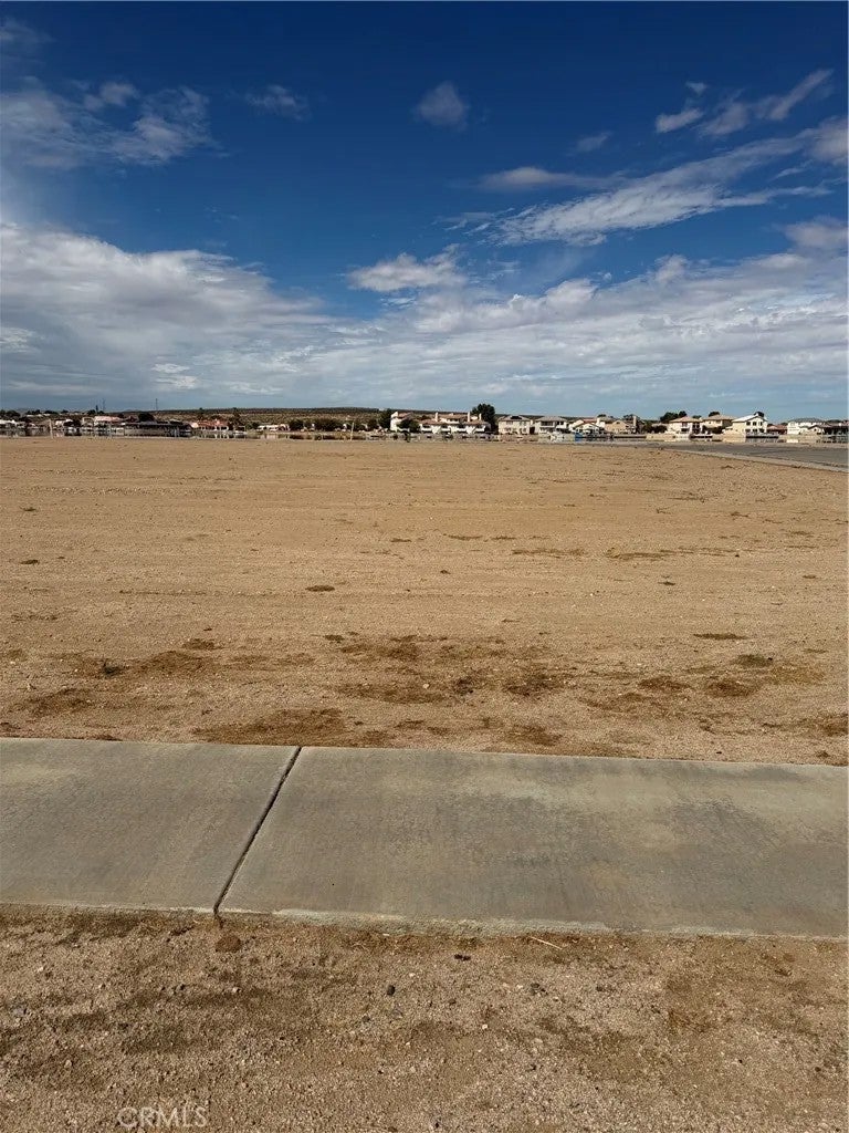 Photo of 8 Autumn, Helendale, CA 92342 (MLS # HD26194844)