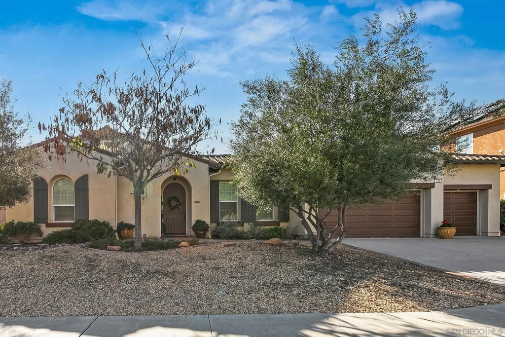 Photo of 756 Agua Vista Dr, Chula Vista, CA 91914 (MLS # 260005431)