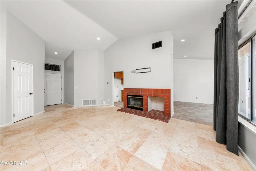 44011 11th East