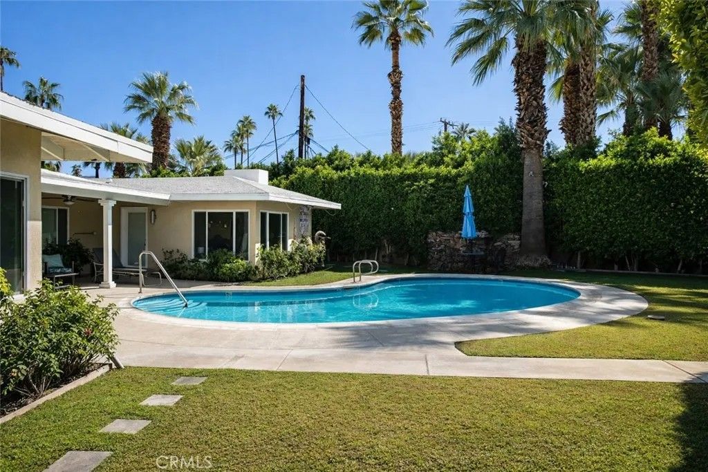 Photo of 1500 S Via Entrada, Palm Springs, CA 92264 (MLS # GD26029424)
