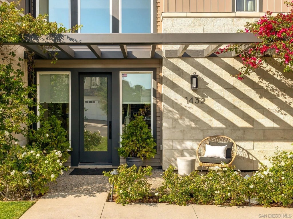 Photo of 1432 Enclave Court, Encinitas, CA 92024 (MLS # 260024736)