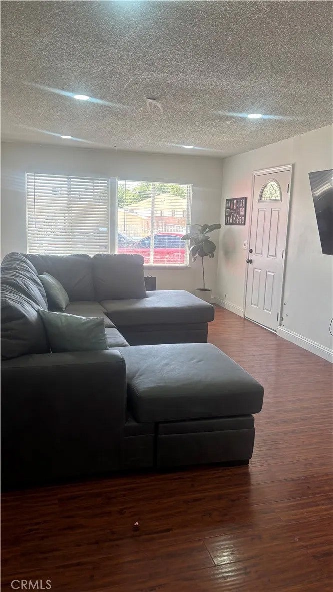 37509 Larkin