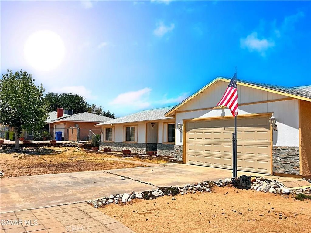 Photo of 16435 Stagecoach Avenue, Palmdale, CA 93591 (MLS # SR26025365)