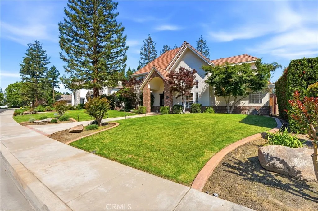 5036 Lakewood