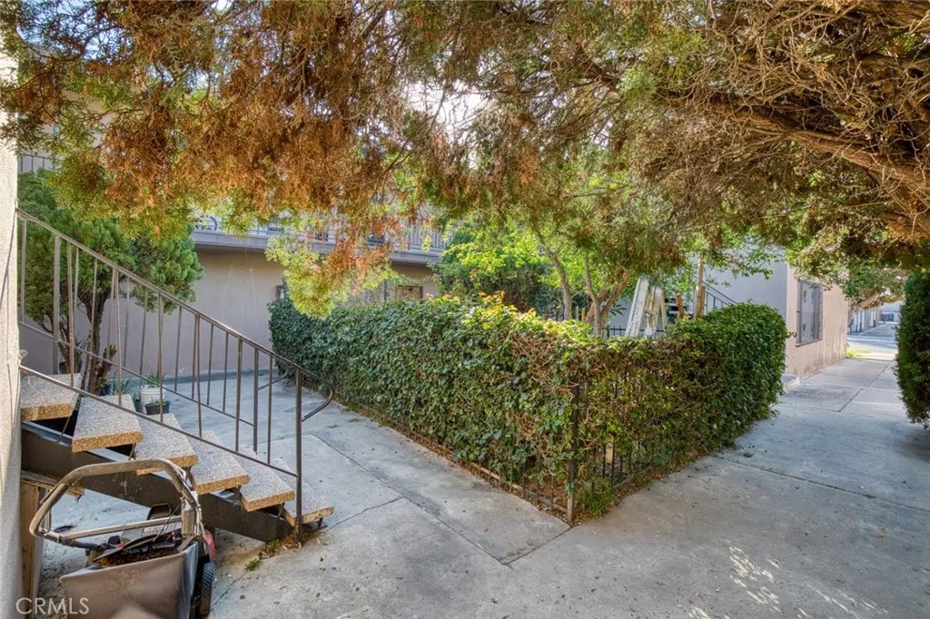 12621 Morningside Avenue