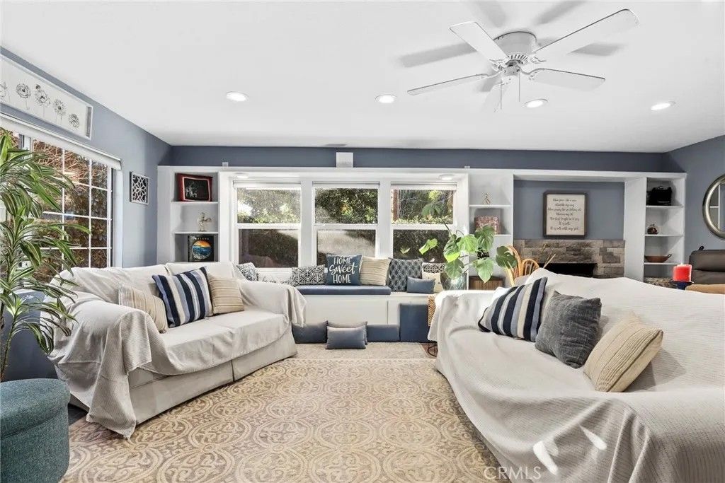 Photo of 1369 Friant Avenue, Simi Valley, CA 93065 (MLS # BB25262379)