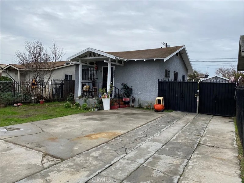 528 W 107th