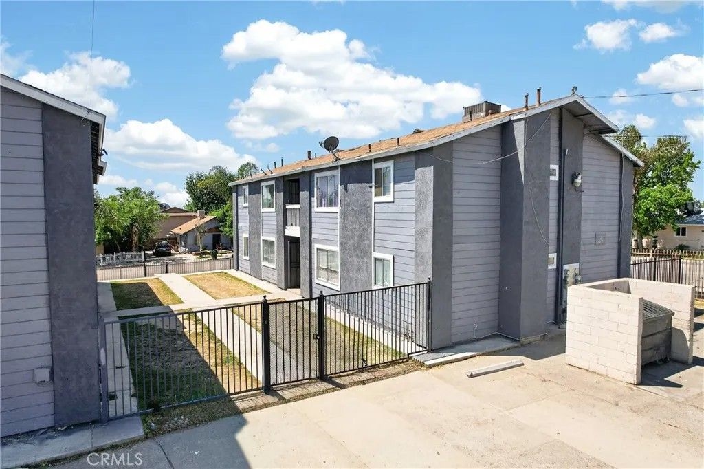 Photo of 1300 Flower, Bakersfield, CA 93305 (MLS # SR26095280)