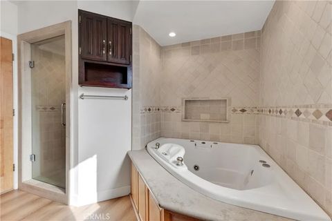 Tiny photo for 6229 Klump Avenue, North Hollywood, CA 91606 (MLS # SR25264435)