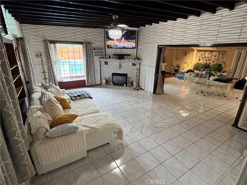 Photo of 22111 Covello St, Canoga Park, CA 91303 (MLS # GD26069000)