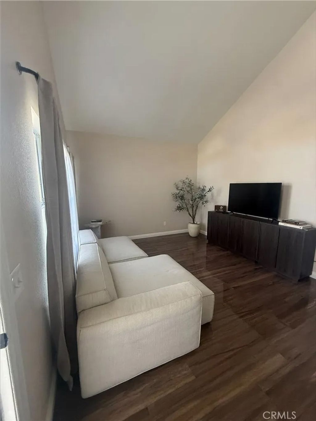 Photo of 377 Aurora Dr, Perris, CA 92571 (MLS # SW26022674)