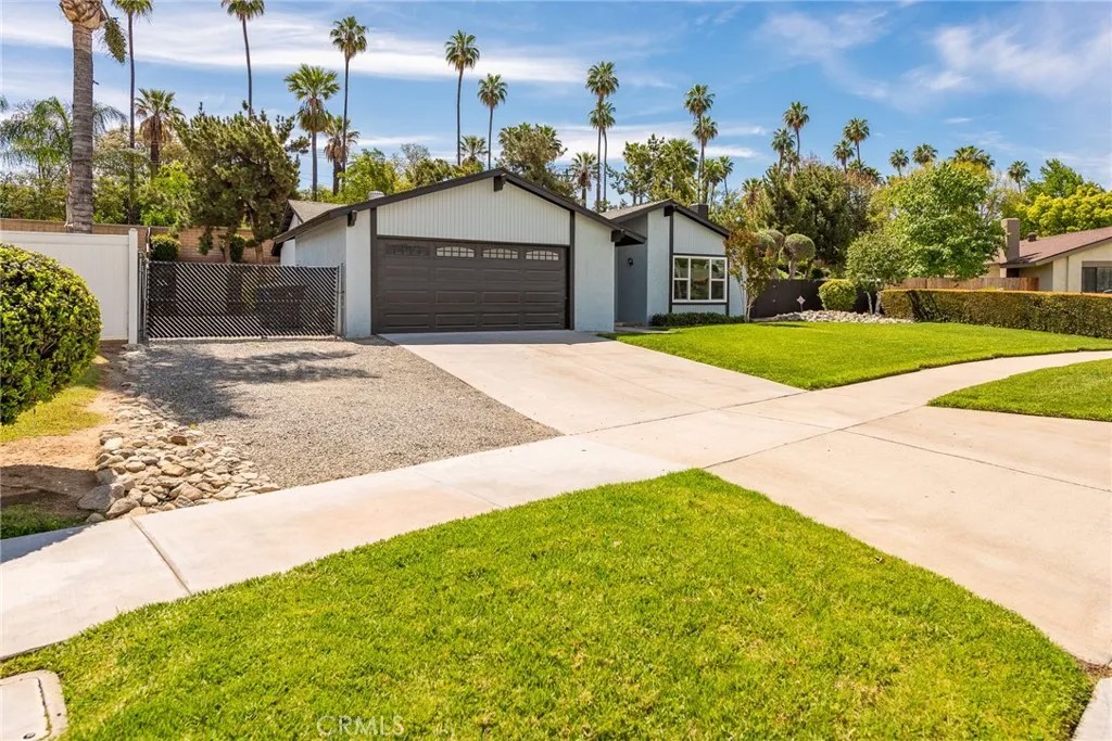 6414 Foster Drive