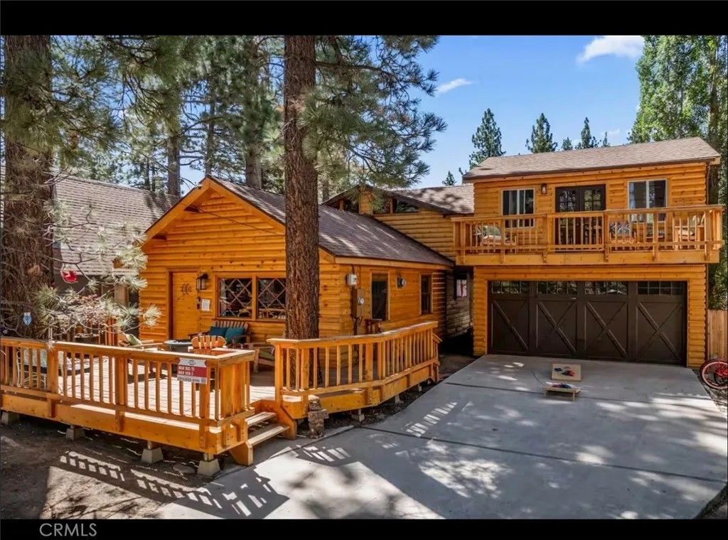 Photo of 1118 Robinhood Blvd, Big Bear Lake, CA 92314 (MLS # CV26018392)