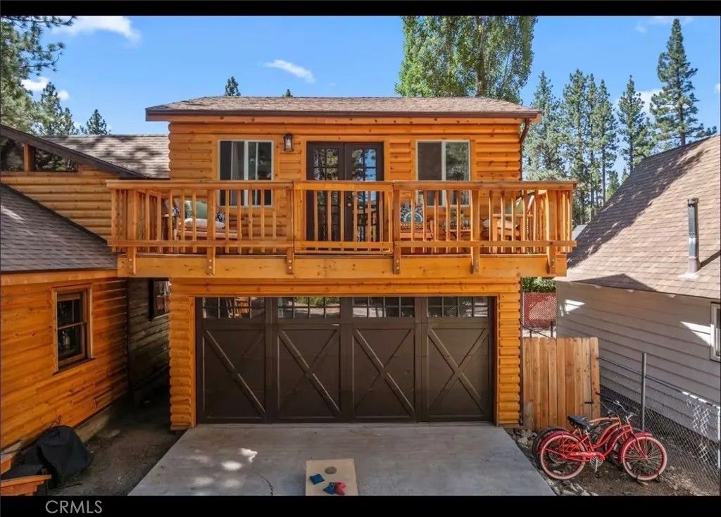 Photo of 1118 Robinhood Blvd, Big Bear Lake, CA 92314 (MLS # CV26018392)