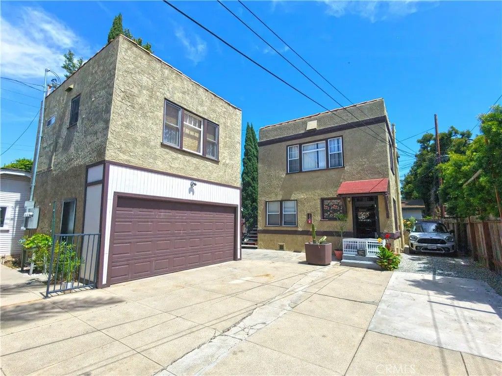 Photo of 246 Newport Ave, Long Beach, CA 90803 (MLS # PW26090530)