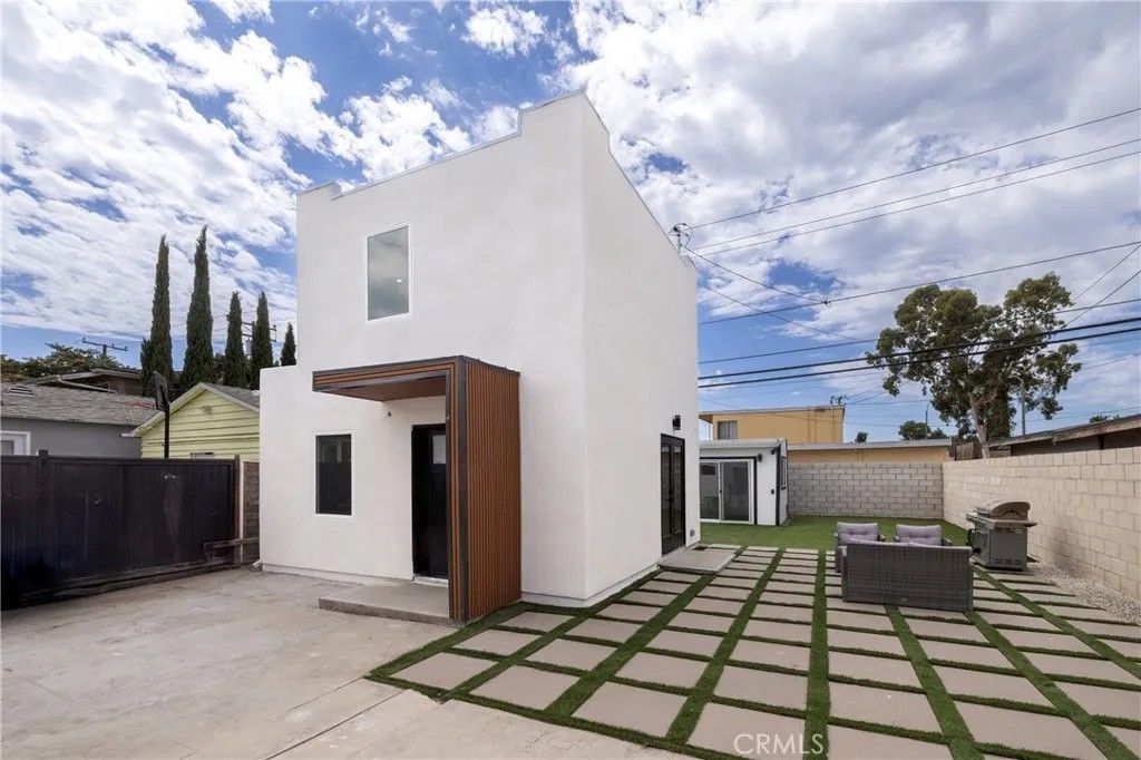 Photo of 5447 Lime Avenue, Long Beach, CA 90805 (MLS # OC26031599)