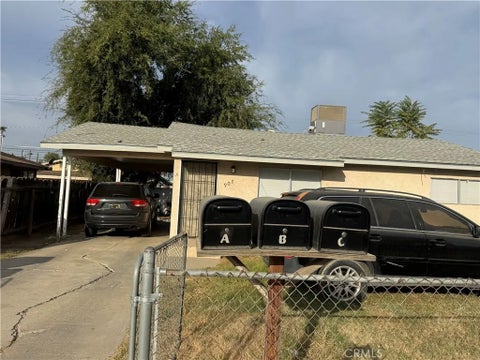 Photo of 907 Kensington ST, Delano, CA 93215 (MLS # RS26211769)