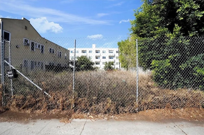 1449 N Bronson
