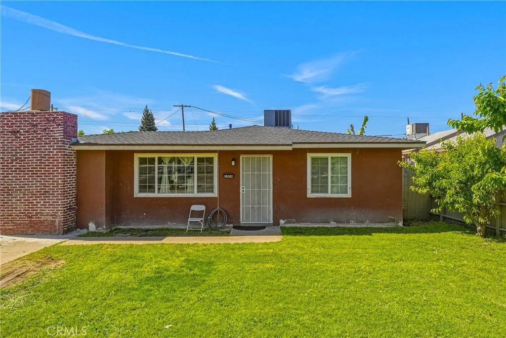 1054 W 24th