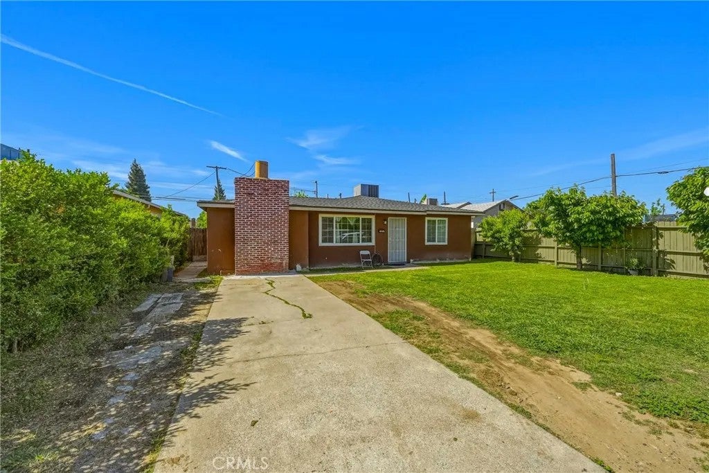 1054 W 24th