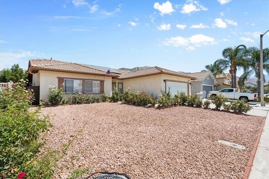 Photo of 363 Cambridge Drive, San Jacinto, CA 92583 (MLS # CV26161952)