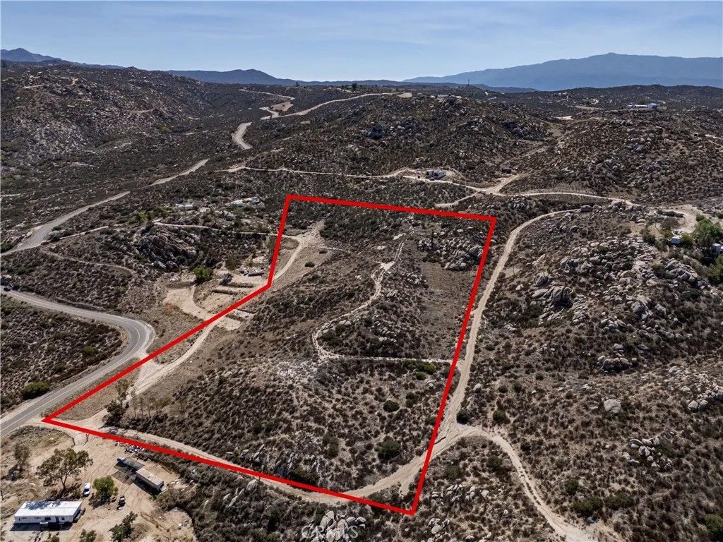 Photo of 43080 Golden Hills Dr, Aguanga, CA 92536 (MLS # IV26144447)