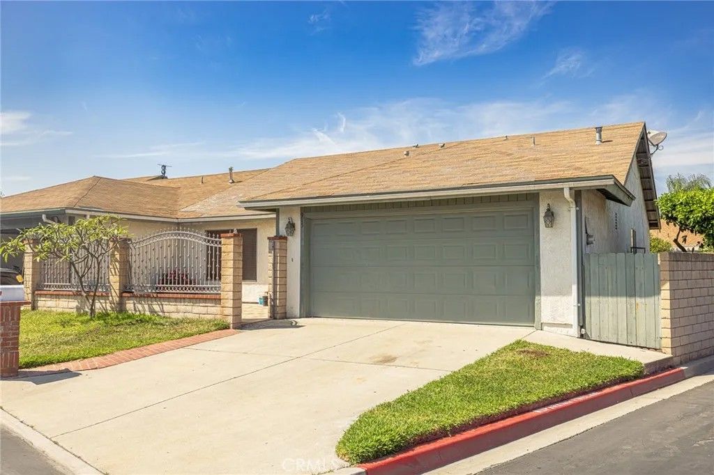 Photo of 915 S Sarah Way, Anaheim, CA 92805 (MLS # PW26073246)